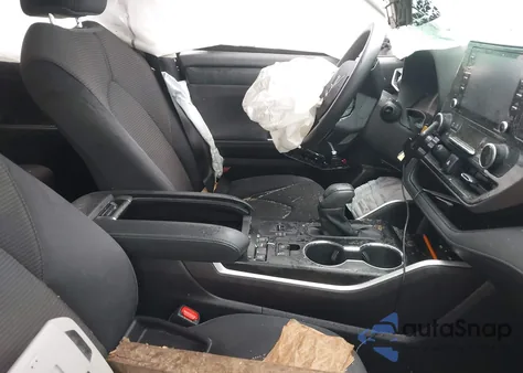 2021 Toyota Highlander L z USA, uszkodzony, nr VIN 5TDCZRAH8MS536015